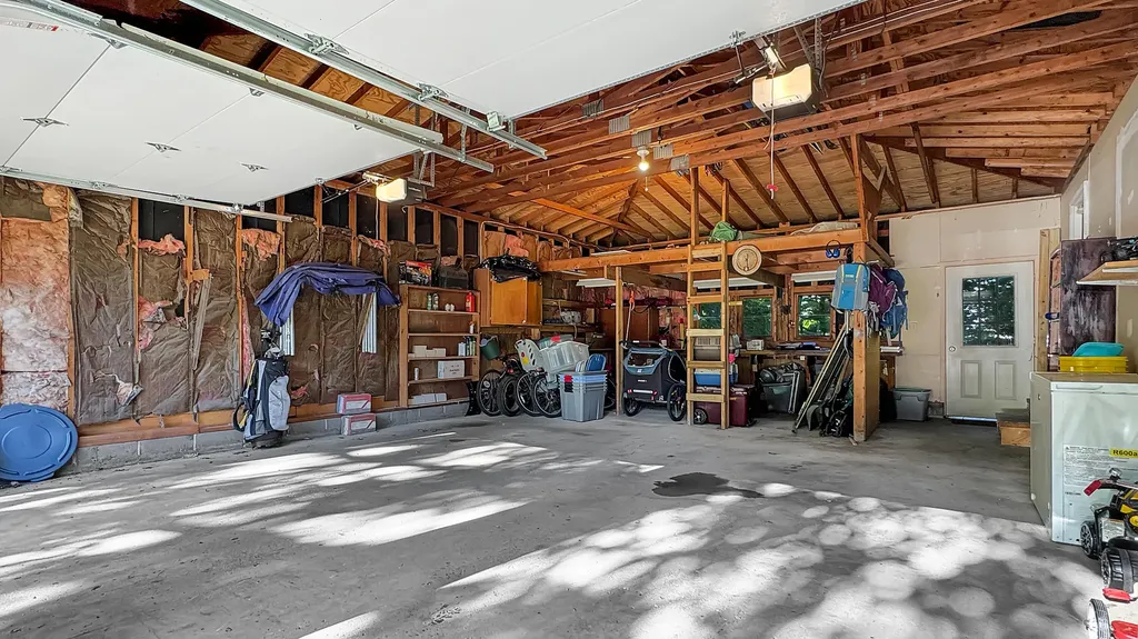226 Seneca Place Cadillac City MI 49601