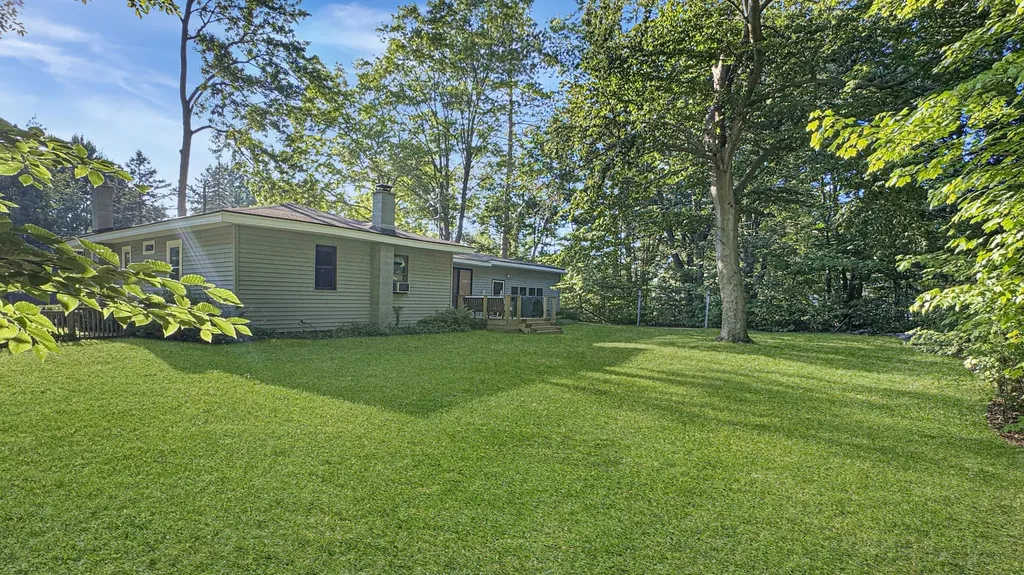 226 Seneca Place Cadillac City MI 49601