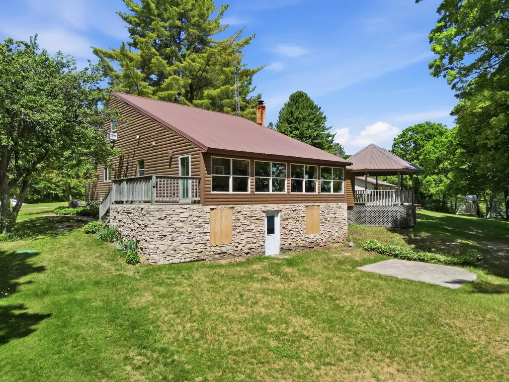 16878 County Road 505 Mcmillan Township MI 49868