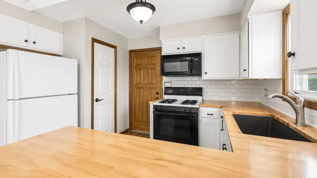 6091 Rogue River Meadows Drive NE Plainfield Charter Township MI 49306