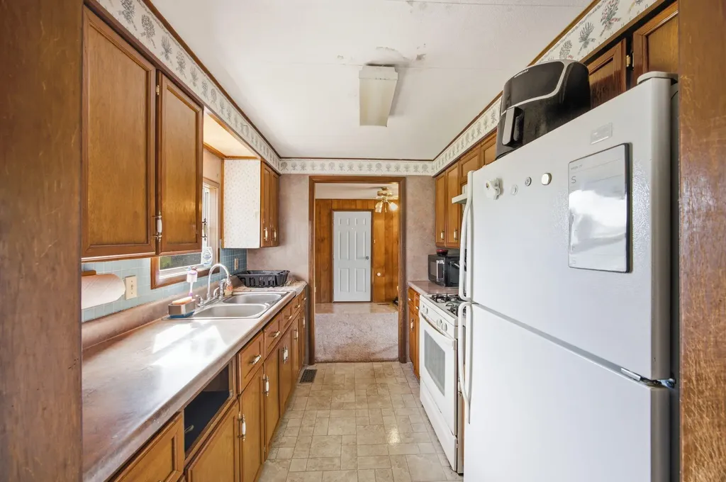 260 W Hayes Street Morton Township MI 49332
