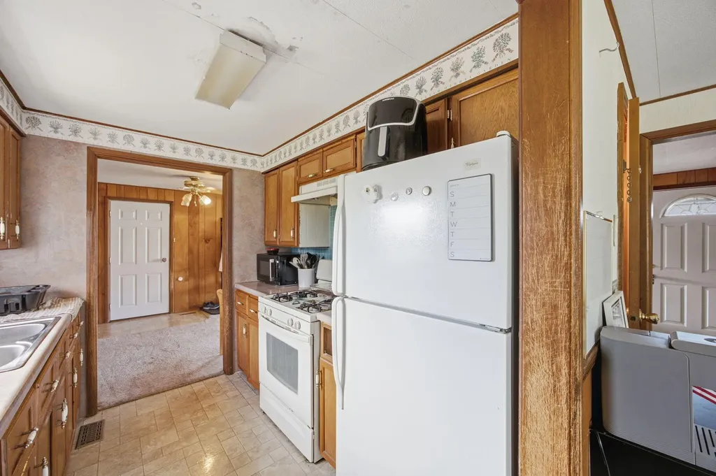 260 W Hayes Street Morton Township MI 49332