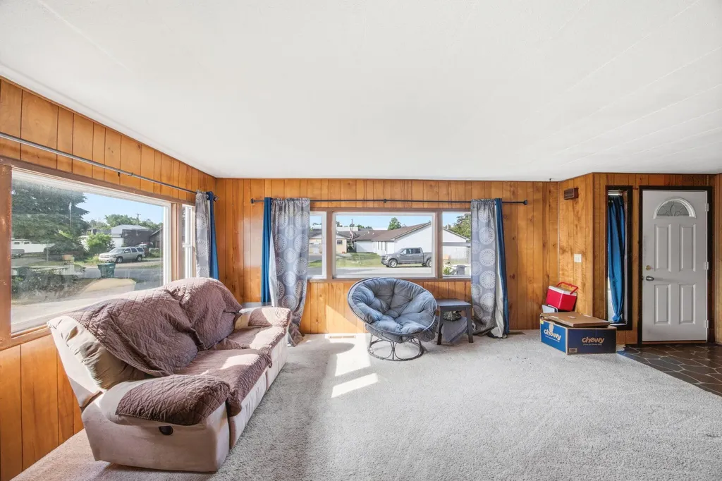 260 W Hayes Street Morton Township MI 49332