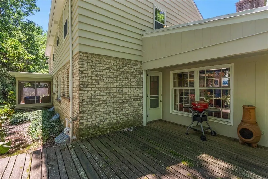 1354 Cornell Avenue SE East Grand Rapids City MI 49506