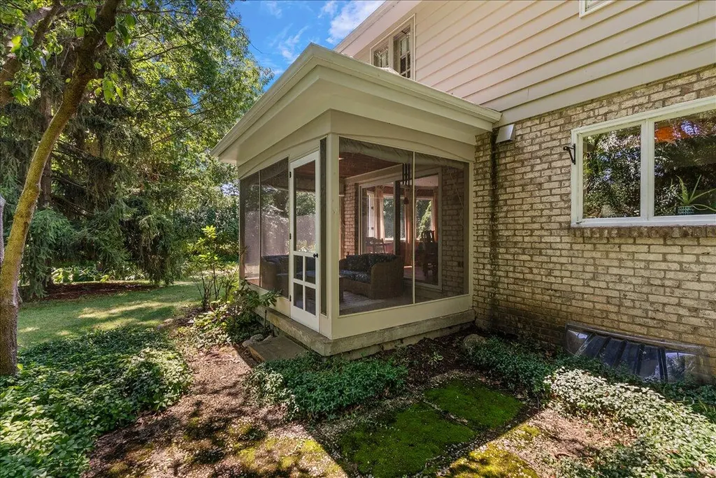 1354 Cornell Avenue SE East Grand Rapids City MI 49506