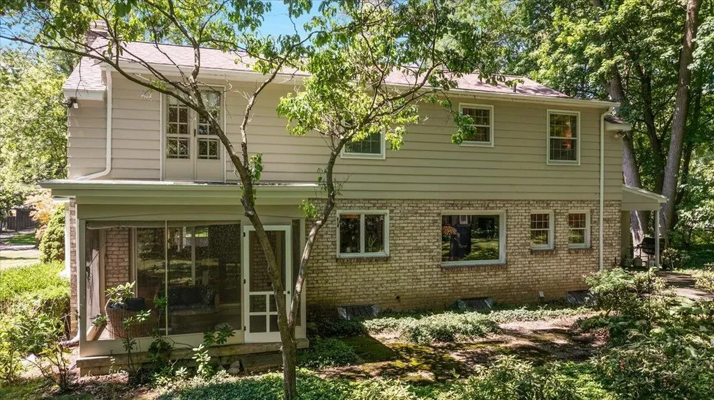1354 Cornell Avenue SE East Grand Rapids City MI 49506