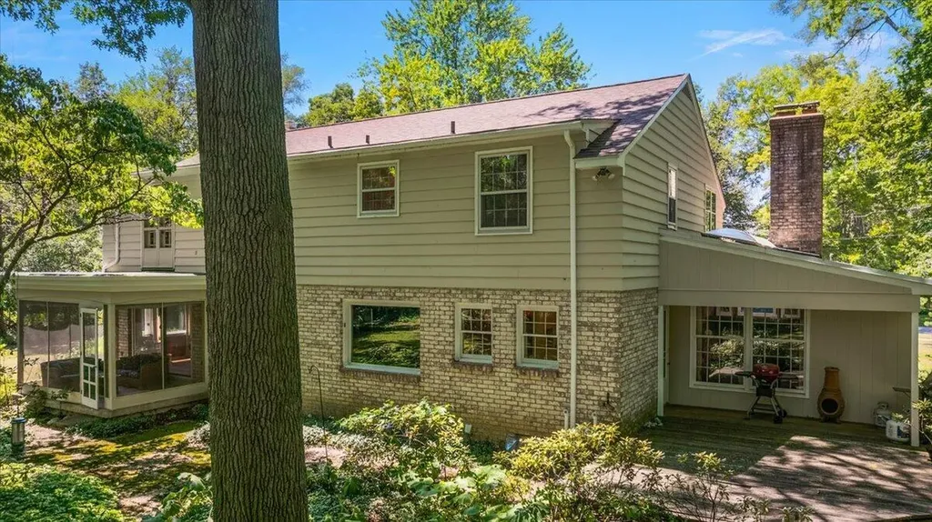 1354 Cornell Avenue SE East Grand Rapids City MI 49506