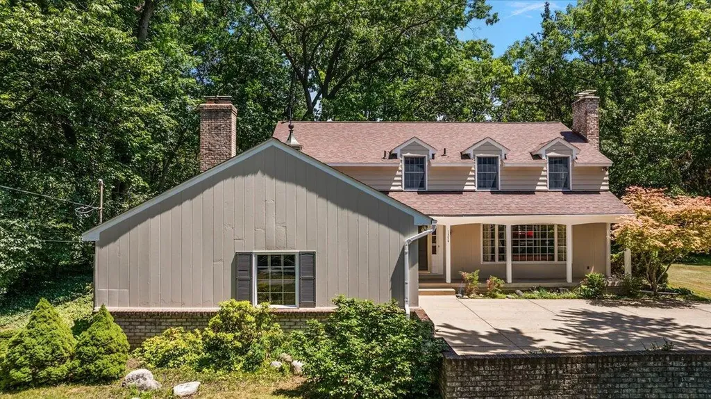 1354 Cornell Avenue SE East Grand Rapids City MI 49506