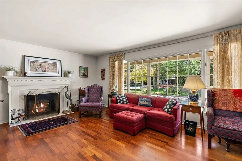 1354 Cornell Avenue SE East Grand Rapids City MI 49506