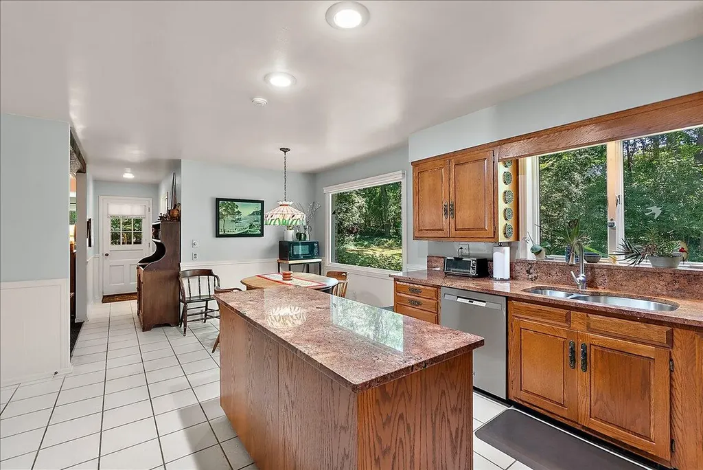 1354 Cornell Avenue SE East Grand Rapids City MI 49506