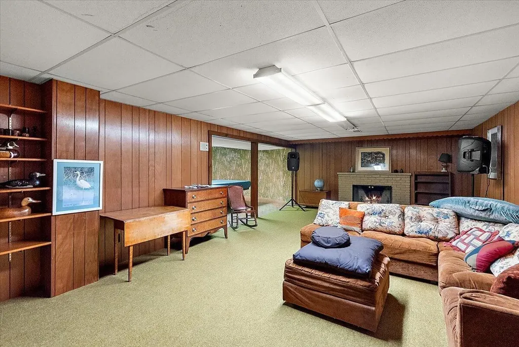 1354 Cornell Avenue SE East Grand Rapids City MI 49506