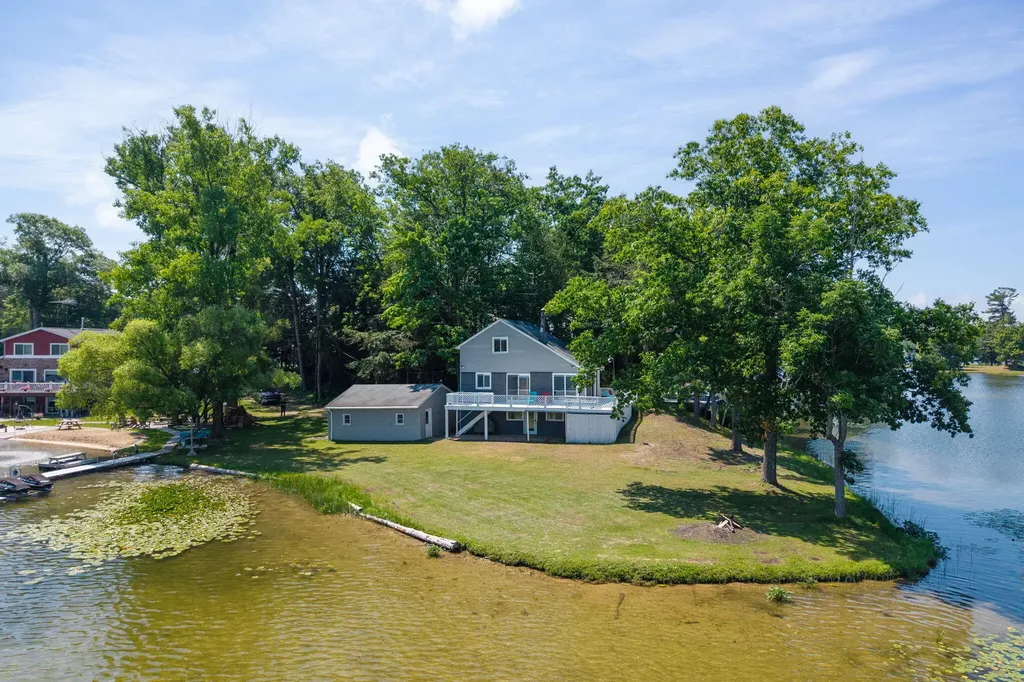 8664 Lynwood Lane Martiny Township MI 49332