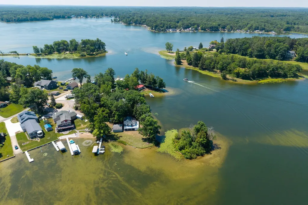 8664 Lynwood Lane Martiny Township MI 49332