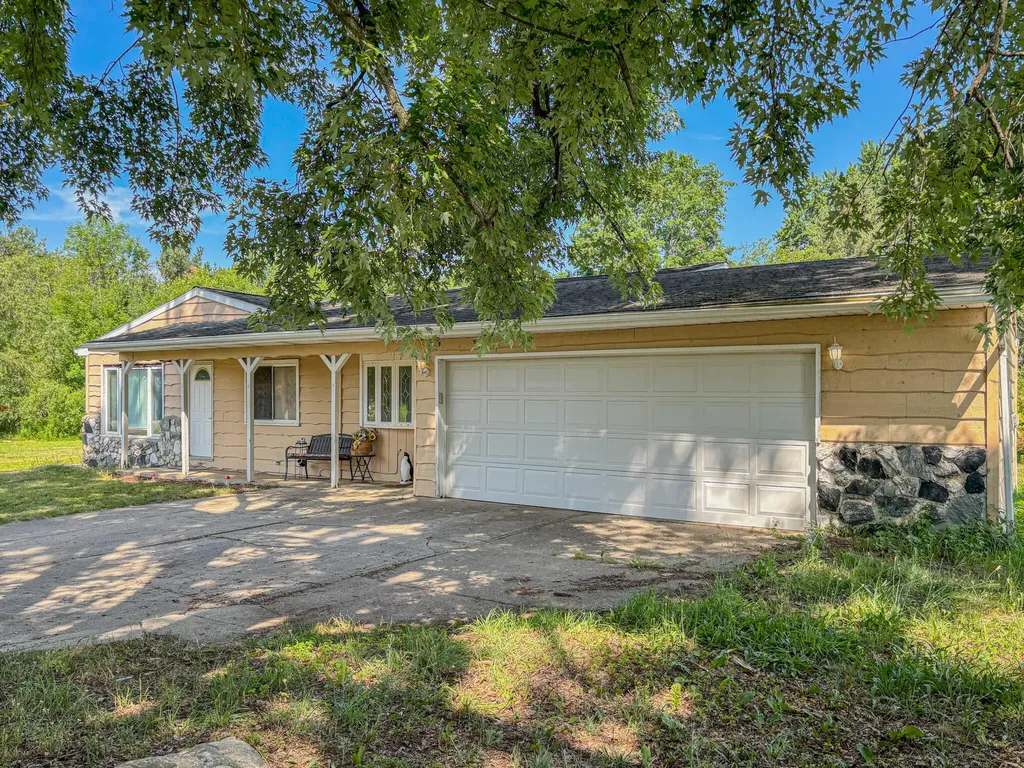 1032 Birdie Drive Broomfield Township MI 48893