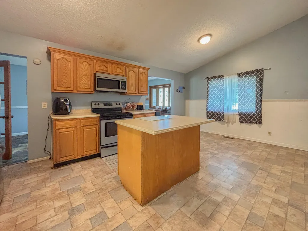 1032 Birdie Drive Broomfield Township MI 48893