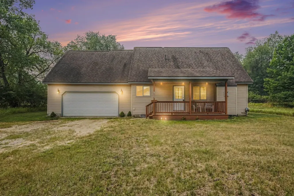 8885 Edgewater Drive Morton Township MI 49346