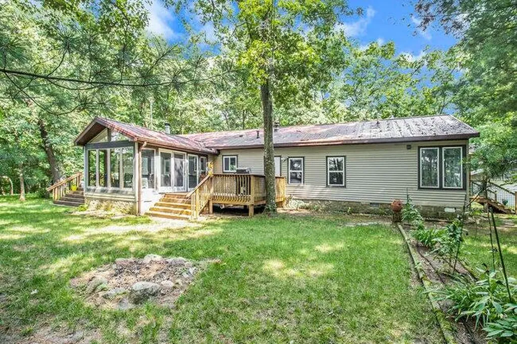 7884 S Spruce Avenue Brooks Township MI 49337