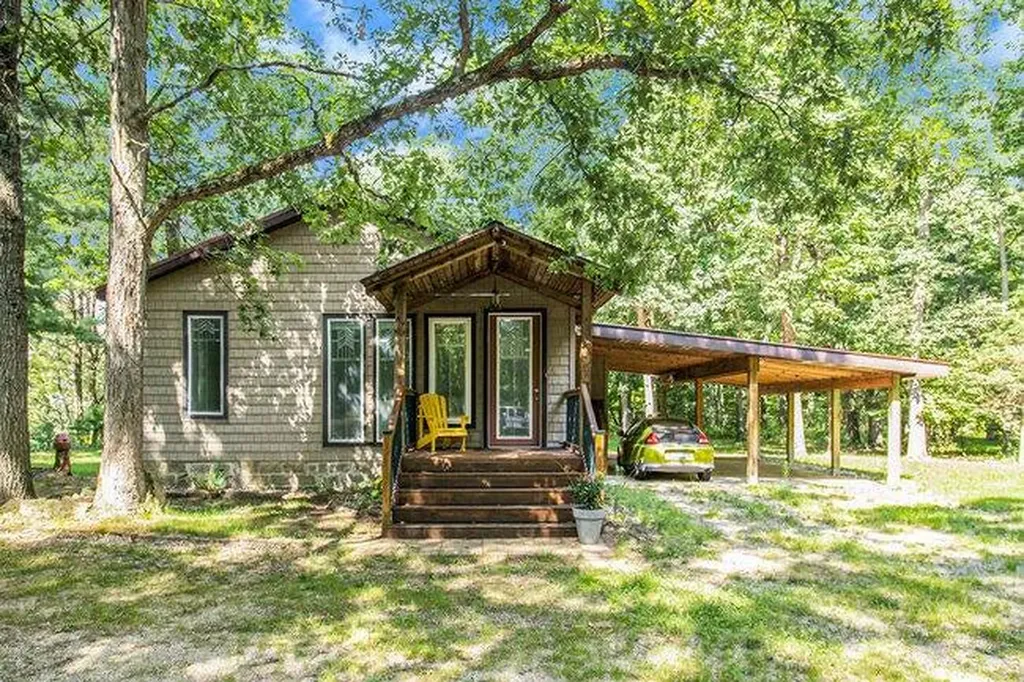 7884 S Spruce Avenue Brooks Township MI 49337