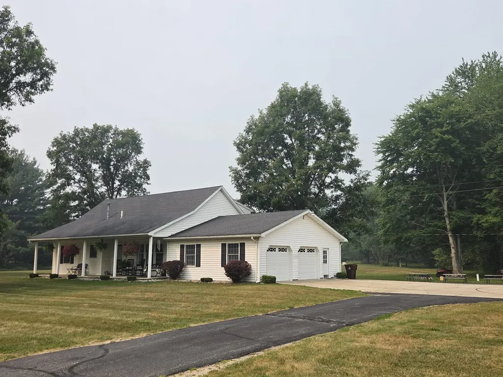 7202 S Garlock Road Bloomer Township MI 48811