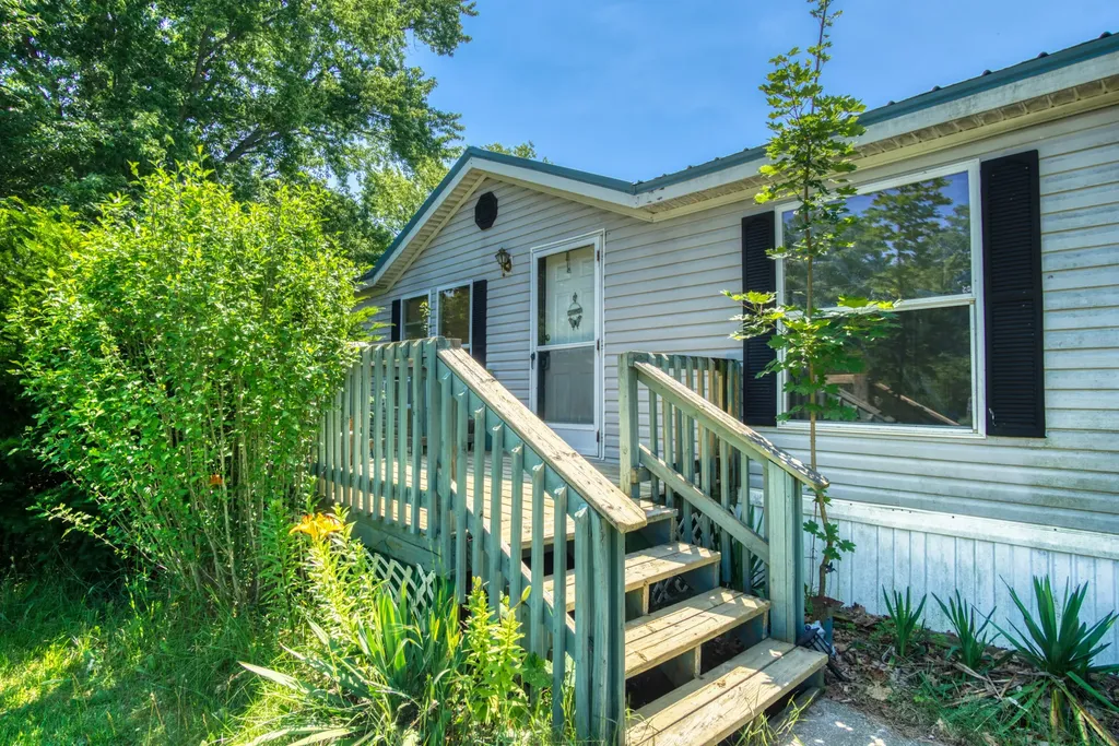 18871 Cardinal Drive Aetna Township MI 49336