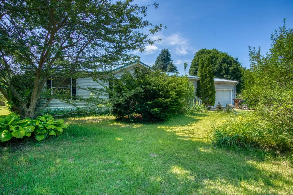 18871 Cardinal Drive Aetna Township MI 49336