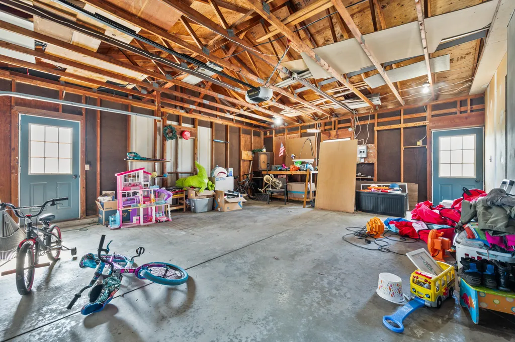 20565 Okemos Road Green Charter Township MI 49307