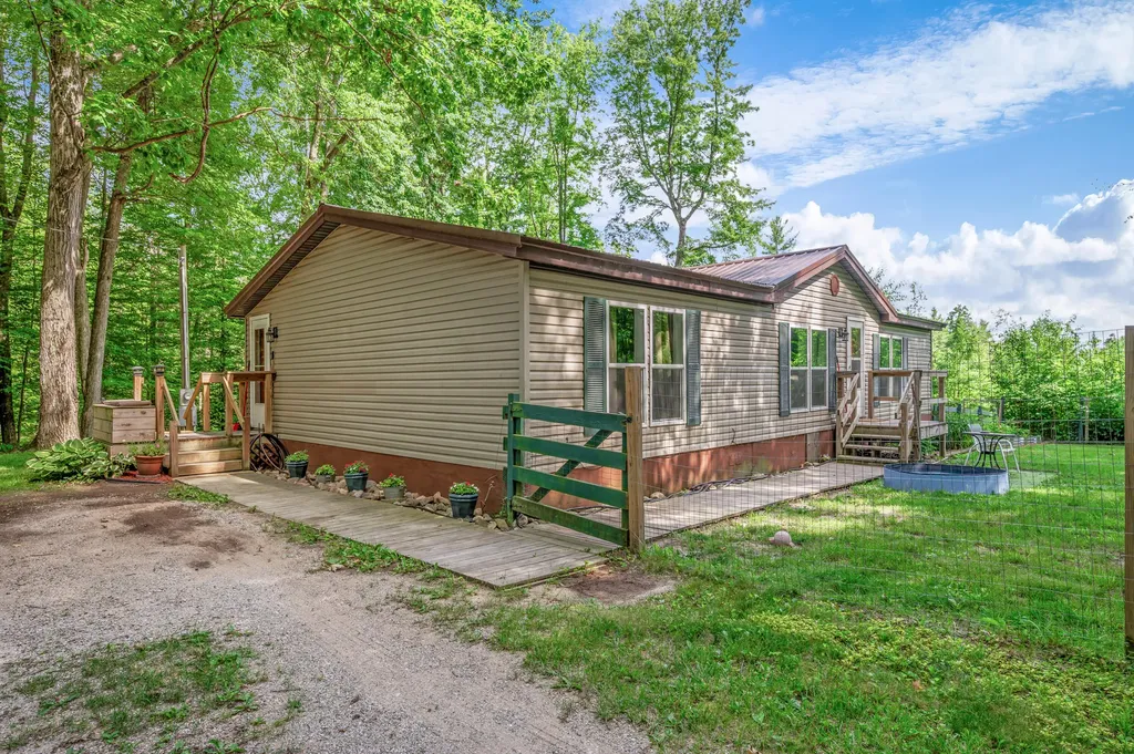 756 N Cottonwood Avenue Goodwell Township MI 49349
