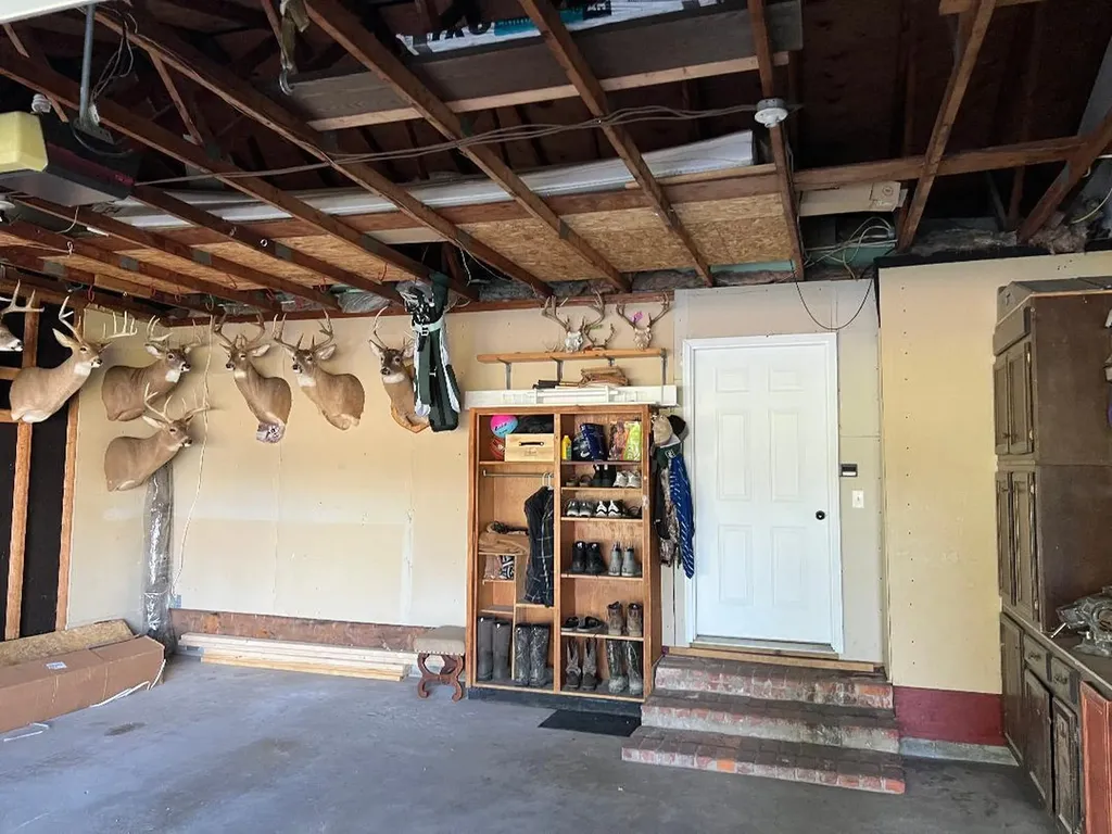126 Johnson Street Unknown City MI 48829
