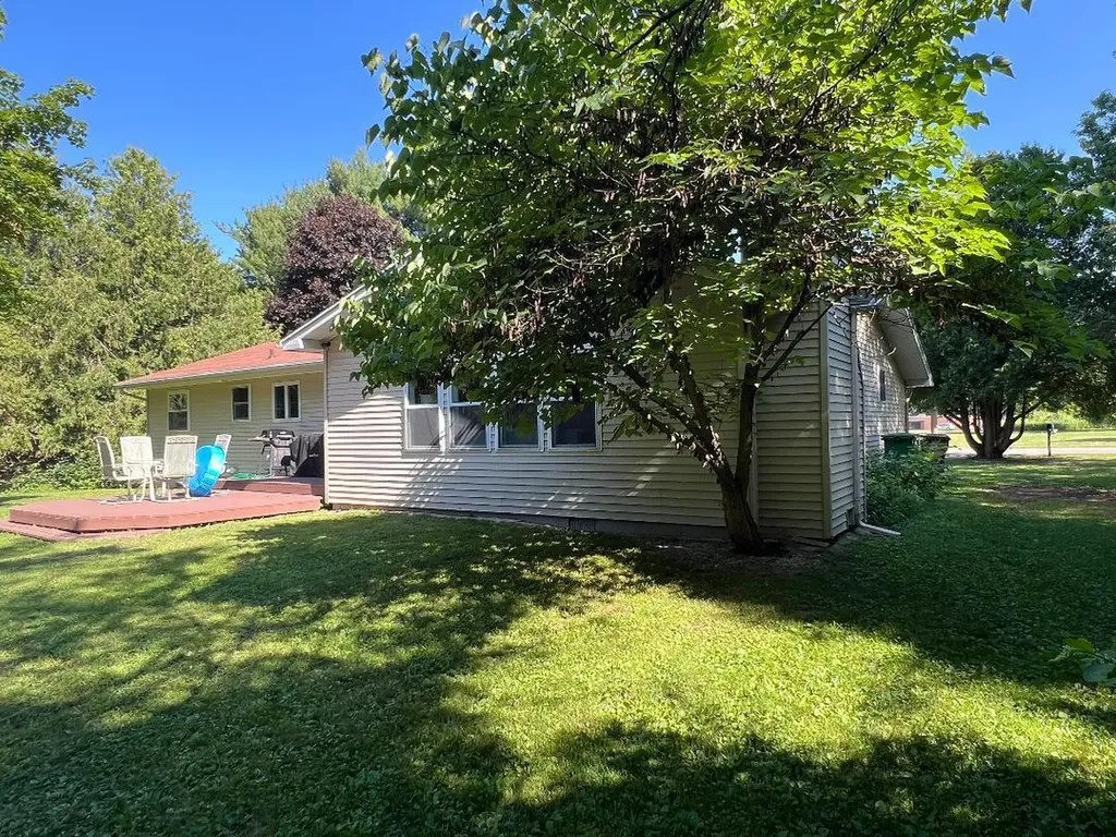 126 Johnson Street Unknown City MI 48829