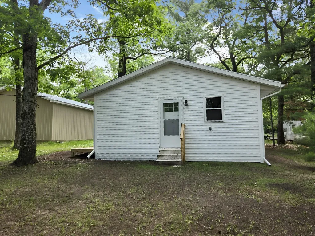 9071 S Crabapple Road Lake Township MI 49304