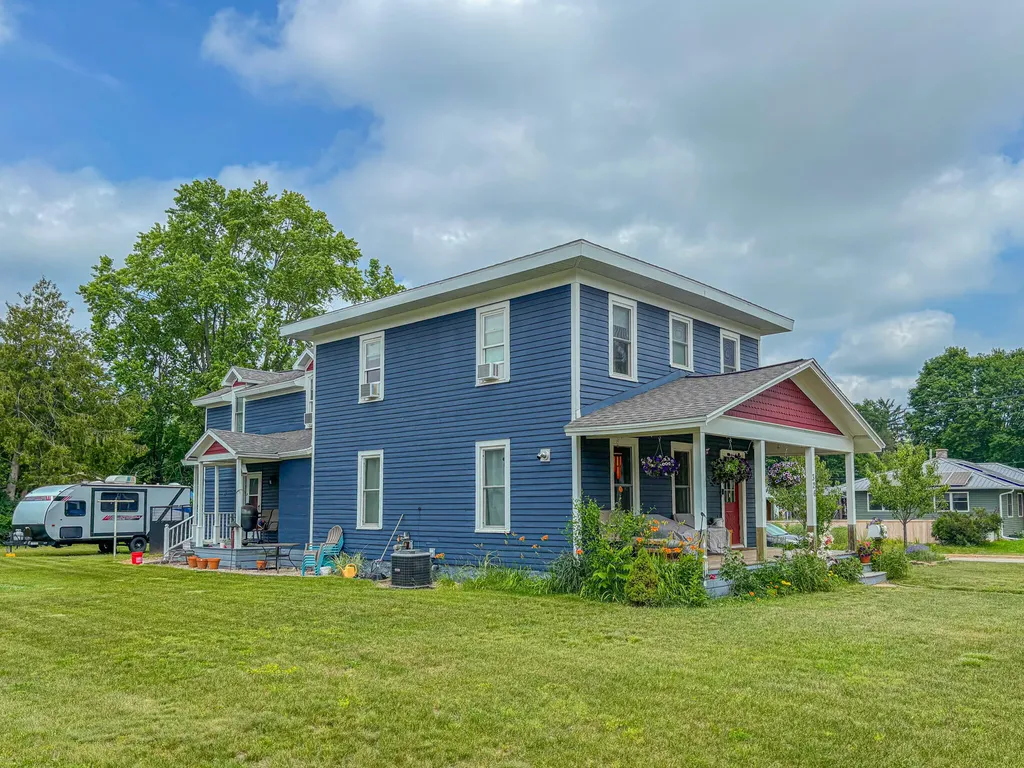 326 W Bridge Street Big Rapids City MI 49307