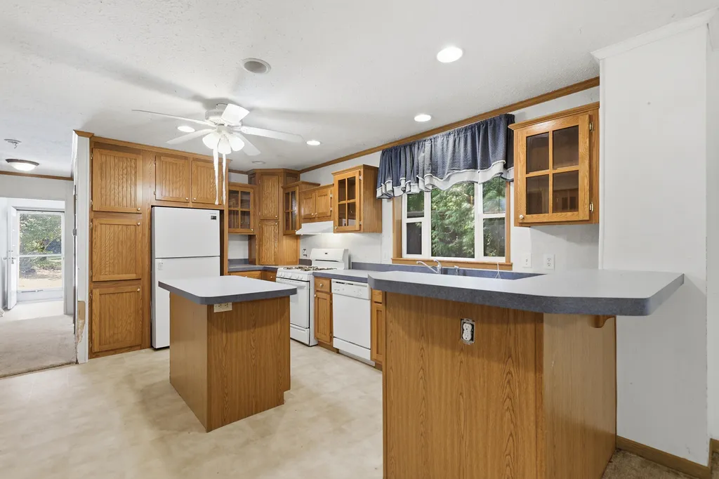 601 N Lighthouse Drive Golden Township MI 49436