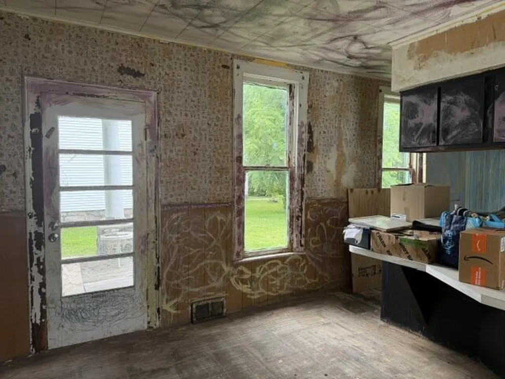 423 W Upton Avenue Reed City City MI 49677