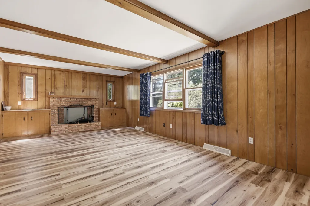 17480 Valley Drive Colfax Township MI 49307