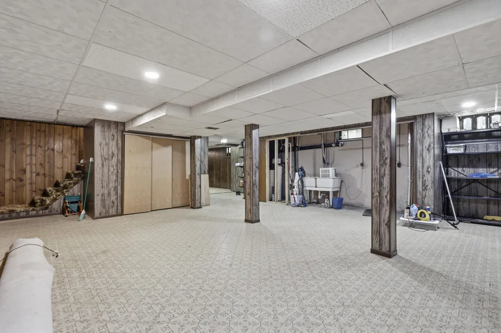 17480 Valley Drive Colfax Township MI 49307