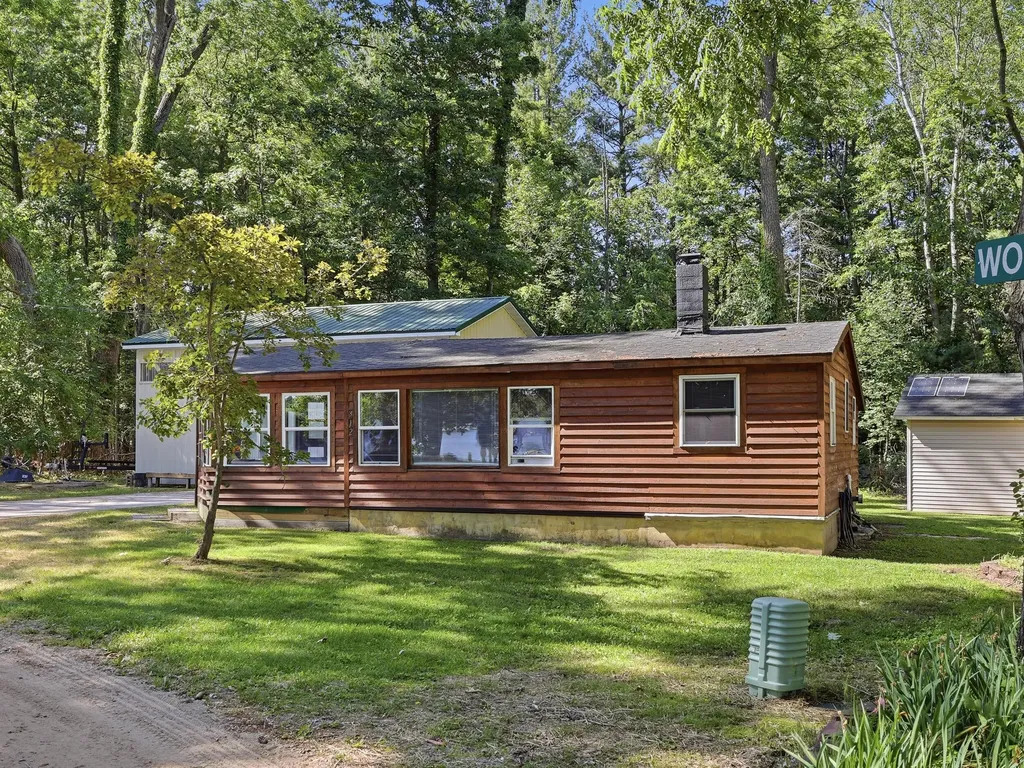 312 Woodland Belvidere Township MI 48886