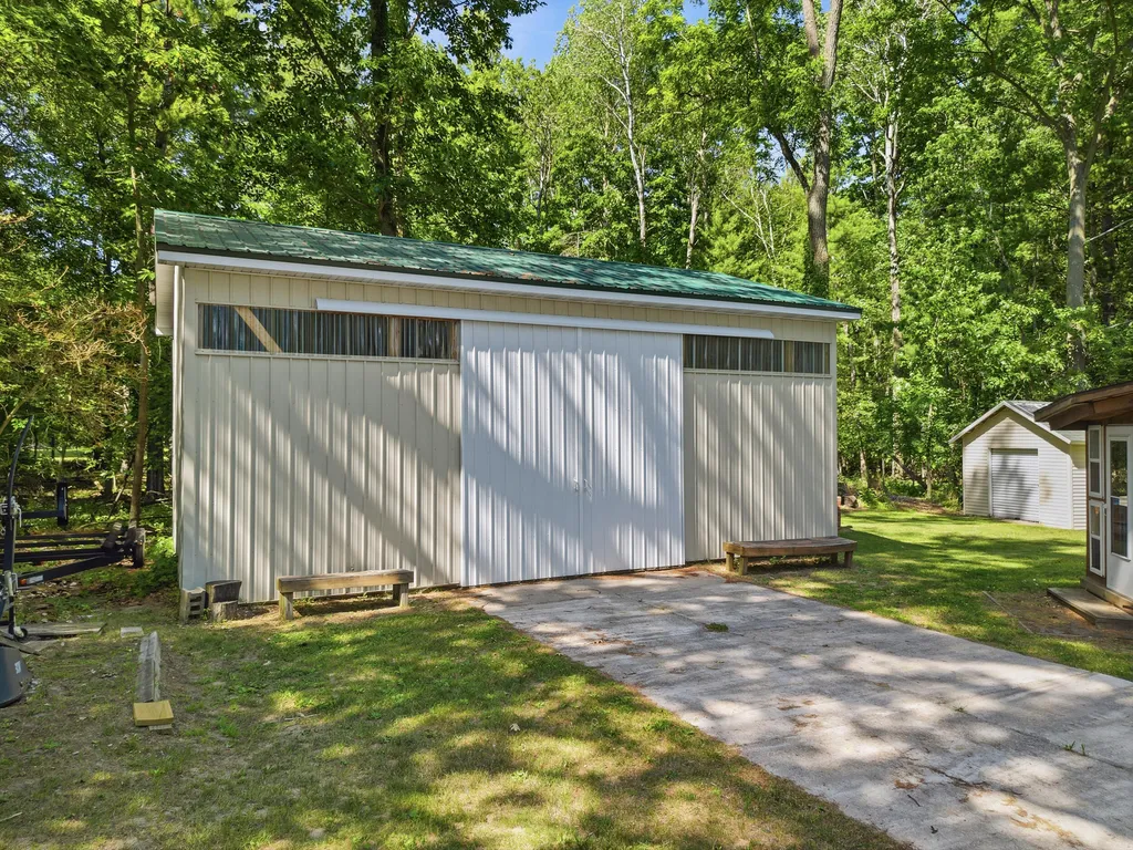 312 Woodland Belvidere Township MI 48886