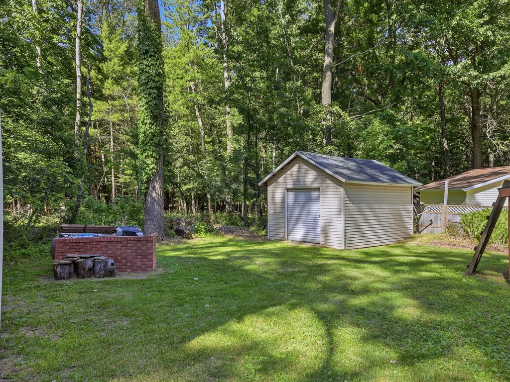 312 Woodland Belvidere Township MI 48886