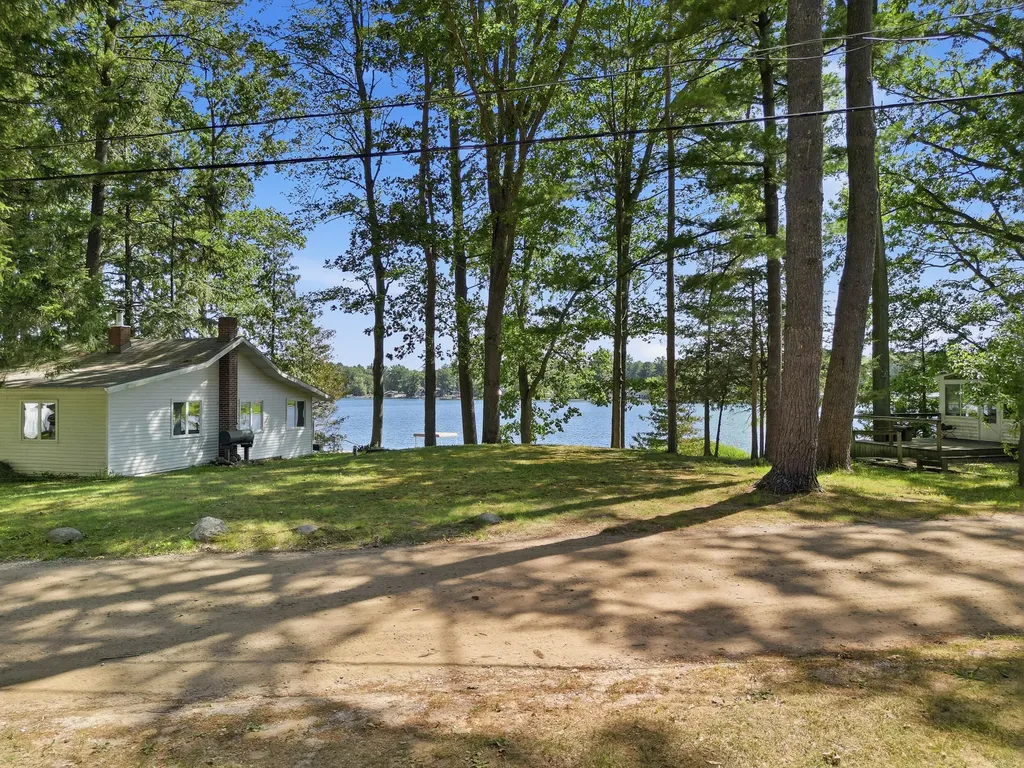 312 Woodland Belvidere Township MI 48886