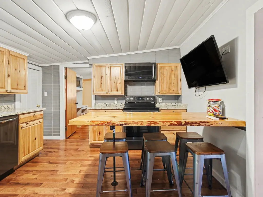 1799 W Sunset Drive Gerrish Township MI 48653