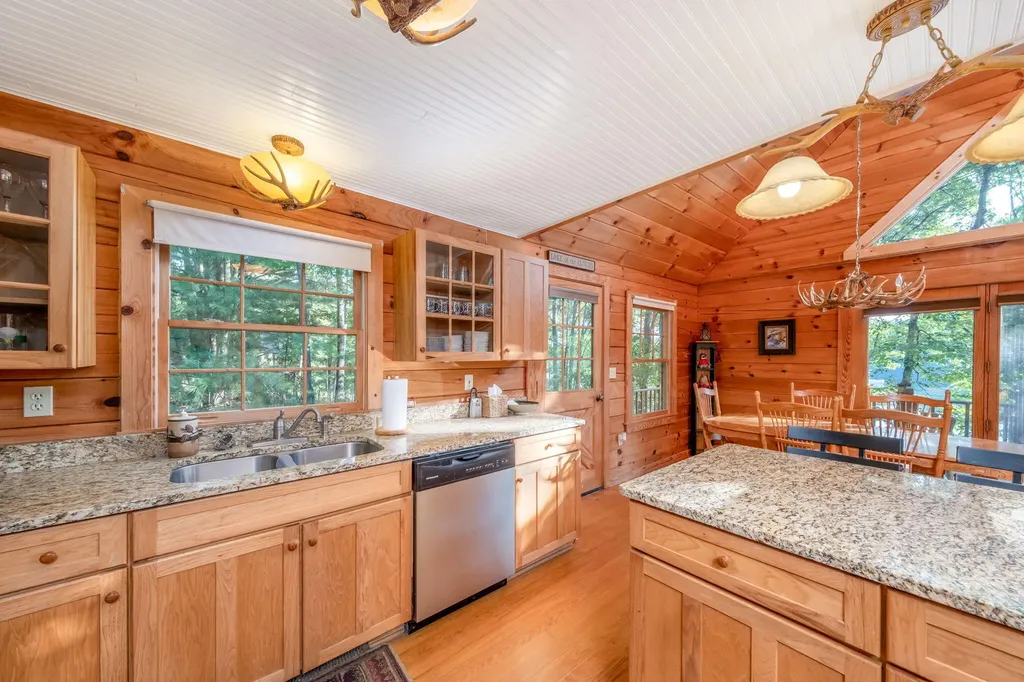 8711 N Island Drive Morton Township MI 49346