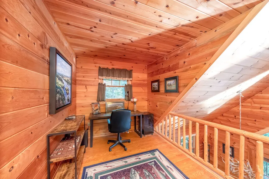 8711 N Island Drive Morton Township MI 49346