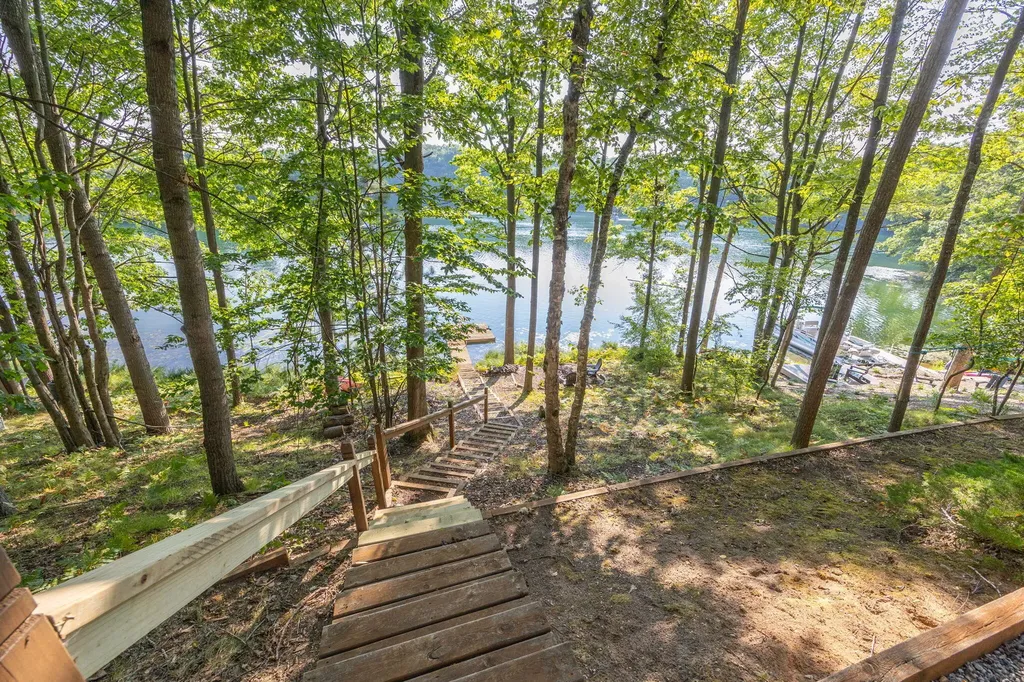 8711 N Island Drive Morton Township MI 49346