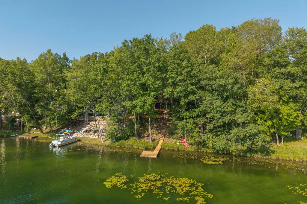 8711 N Island Drive Morton Township MI 49346