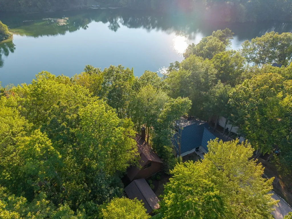 8711 N Island Drive Morton Township MI 49346