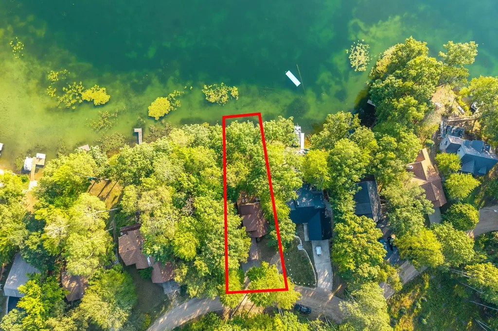 8711 N Island Drive Morton Township MI 49346