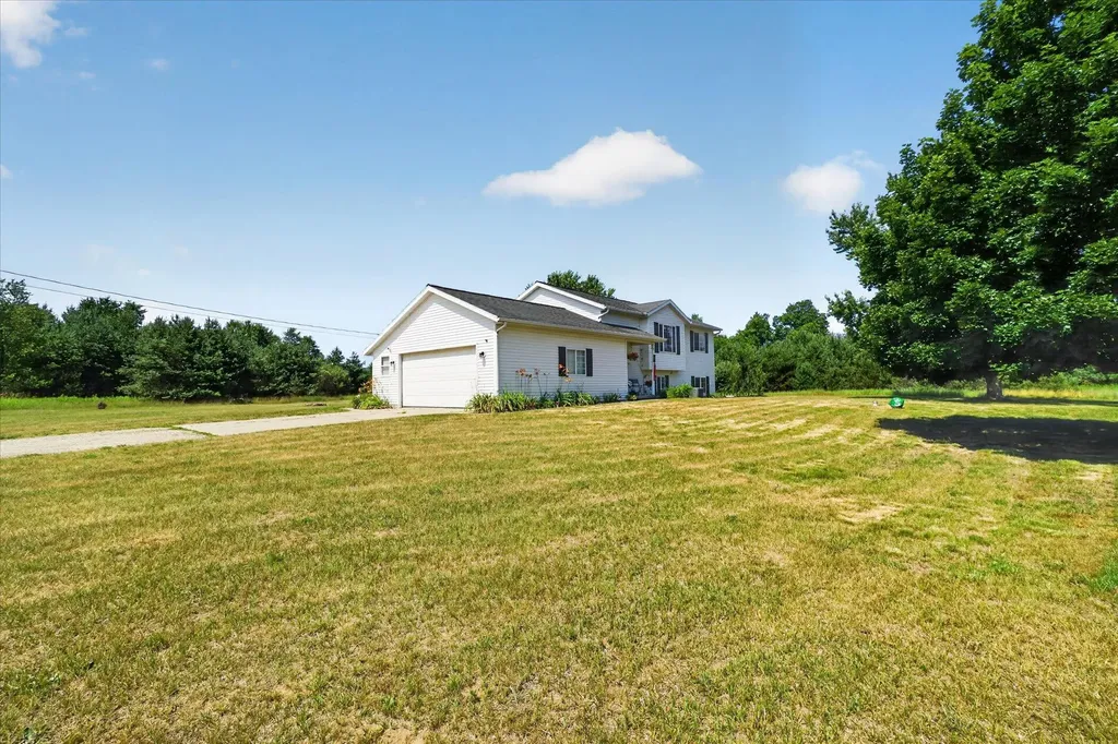 14777 Wabasis Avenue NE Spencer Township MI 49319