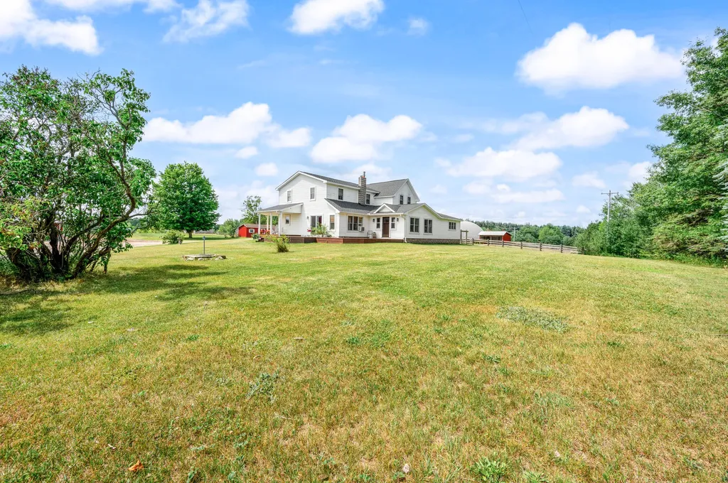 22865 20 Mile Road Burdell Township MI 49688