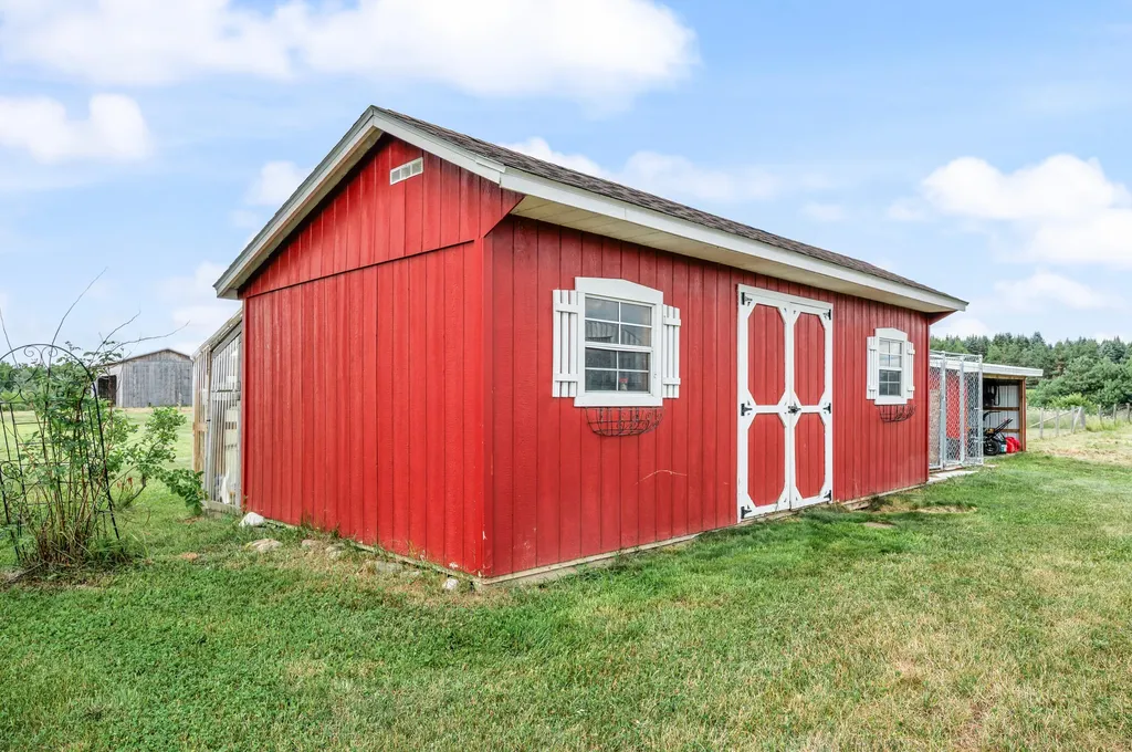 22865 20 Mile Road Burdell Township MI 49688