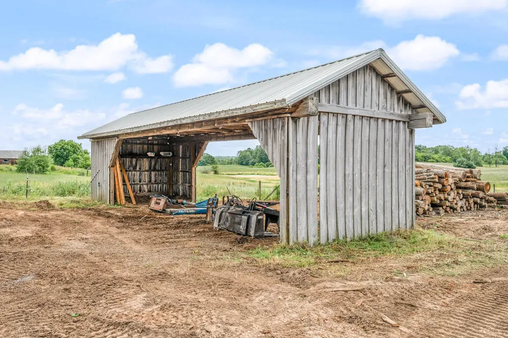 22865 20 Mile Road Burdell Township MI 49688